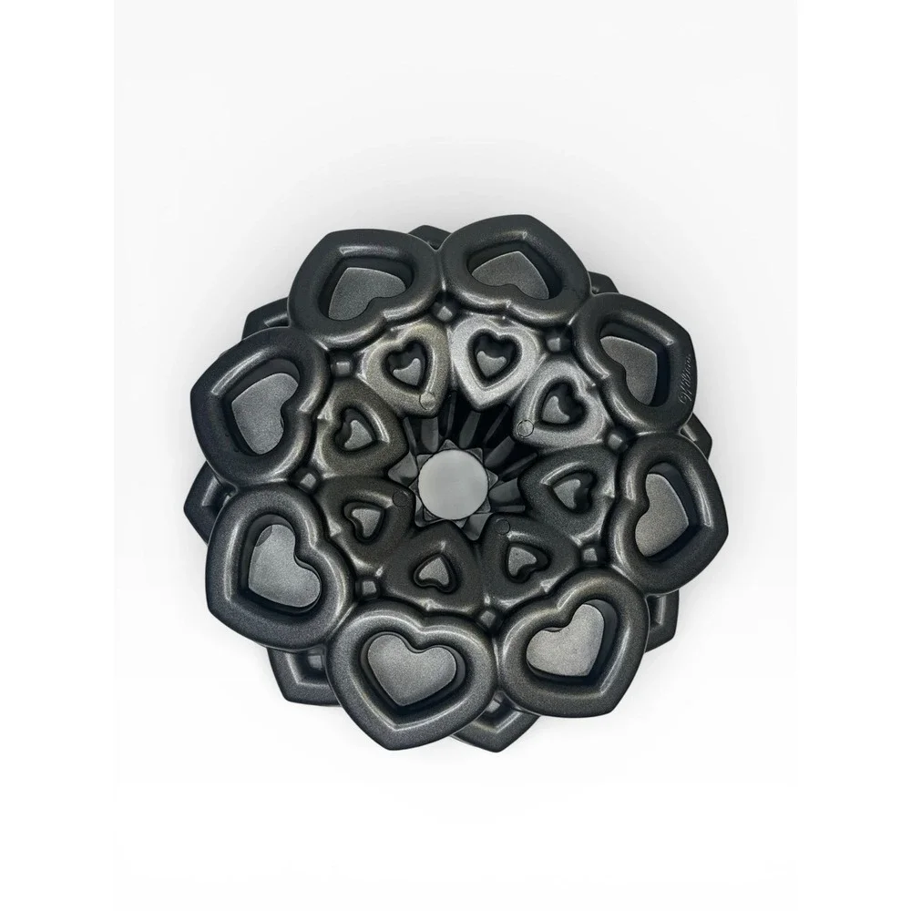 Wilton Sweet Love Heart Bundt Baking‎ Pan 3D  9